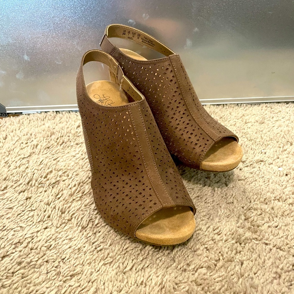 Tan heels